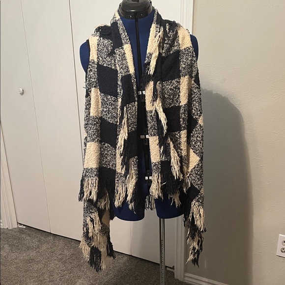 Cozy Blanket Scarf with Arm Holes Plaid Fringe in Navy Blue and Cream - One Size - Picture 1 of 9